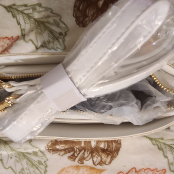 Christian Lacroix White and Tan Shoulder Bag - Picture 6 of 8